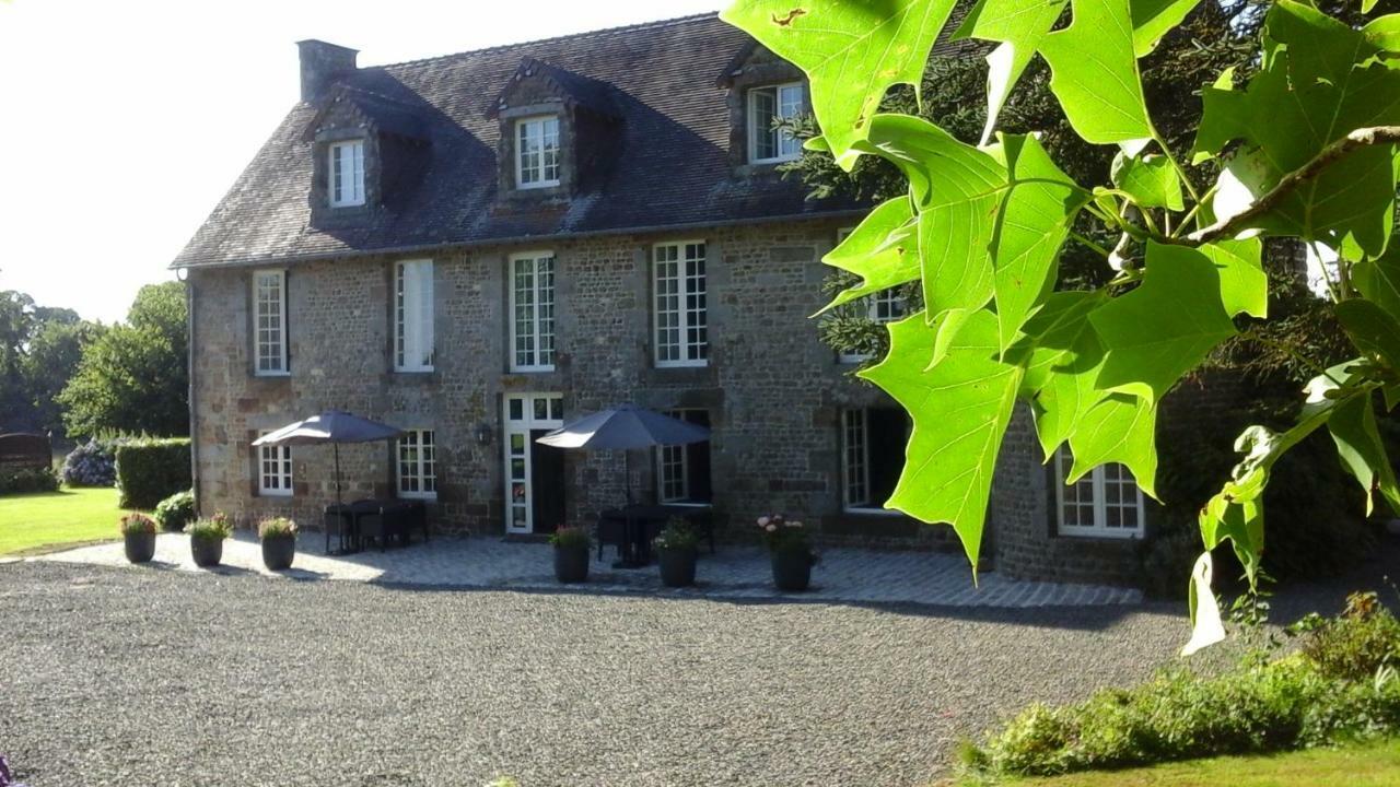 Отель Manoir De La Porte Sainte-Pience Экстерьер фото
