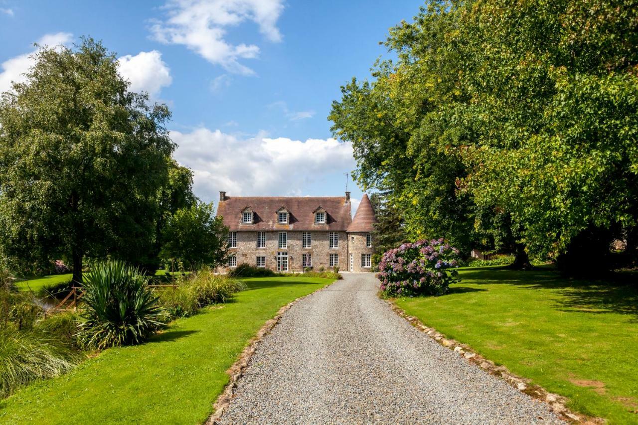 Отель Manoir De La Porte Sainte-Pience Экстерьер фото