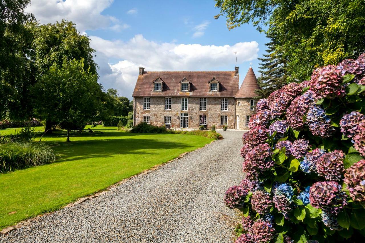 Отель Manoir De La Porte Sainte-Pience Экстерьер фото